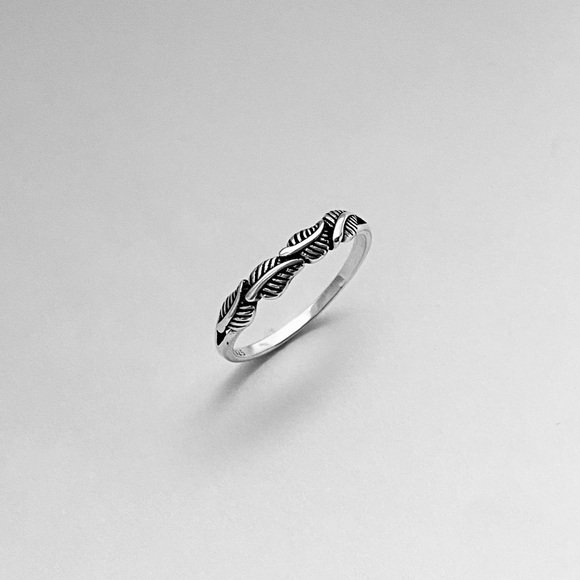 Sterling Silver Little Four Leaf Ring, Silver Rings, Tree of Life, Leaves, Trees - Picture 5 of 12